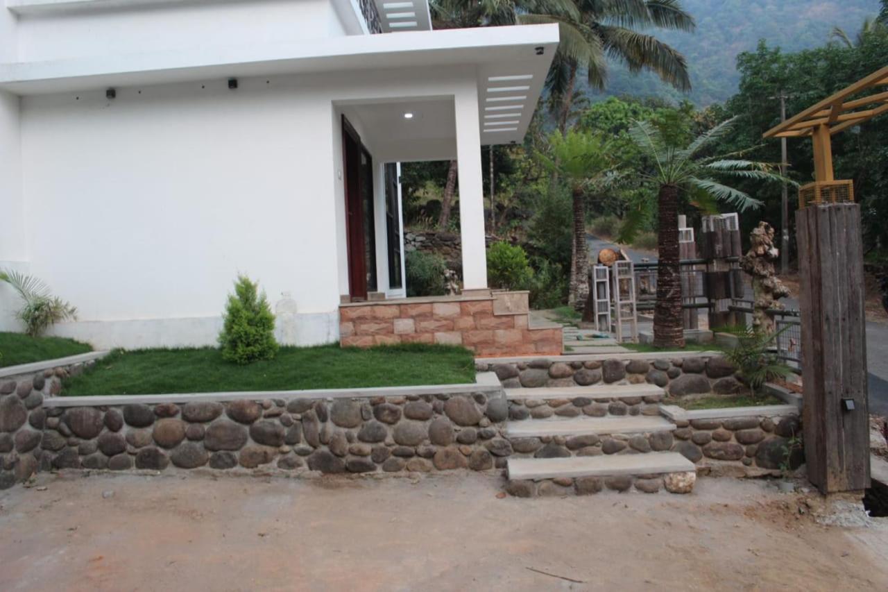 Orchid Villa Pinangode Exterior photo
